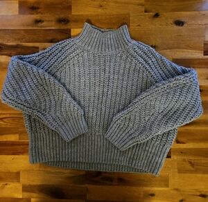 H&M Textured Knit Gray Turtleneck Sweater